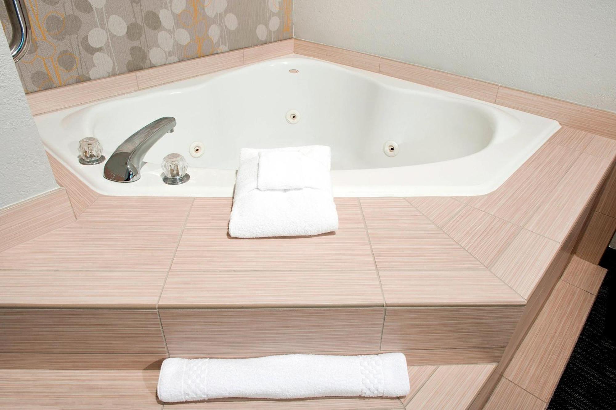 Courtyard By Marriott Charlotte Ballantyne Bagian luar foto
