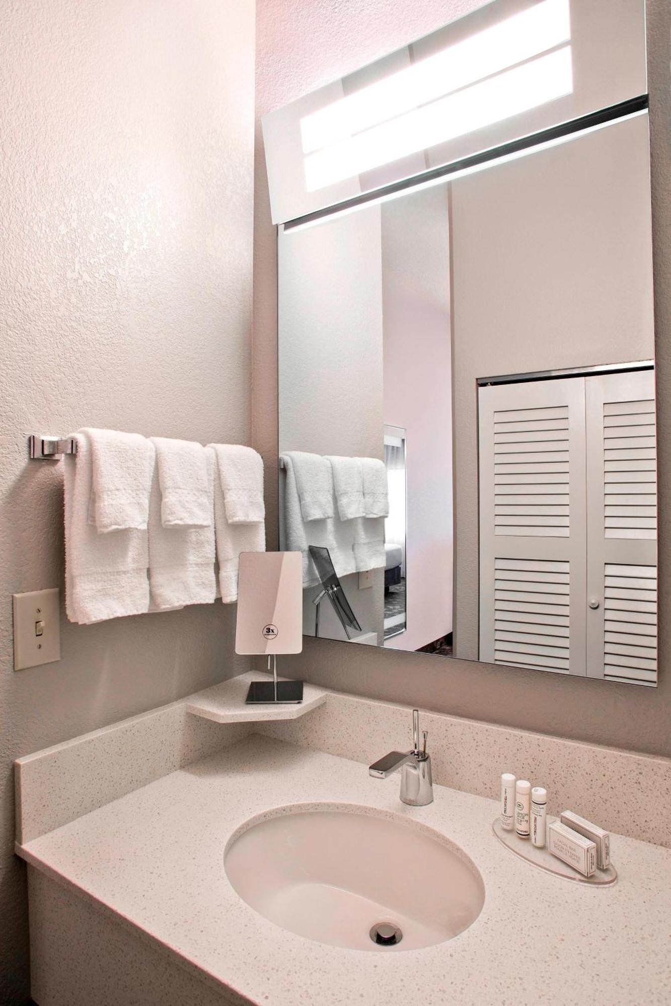 Courtyard By Marriott Charlotte Ballantyne Bagian luar foto